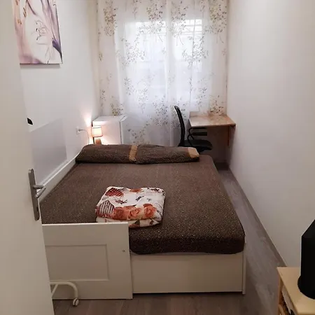 Apartment A 2 Passi Dal Mare-centro-stazione Rimini