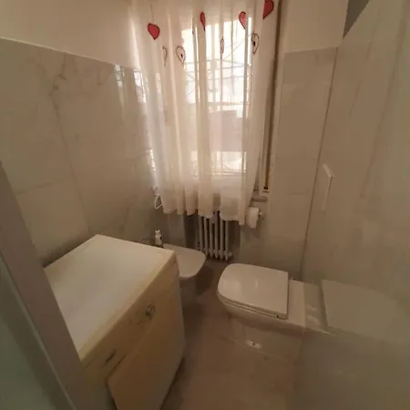 Apartment A 2 Passi Dal Mare-centro-stazione